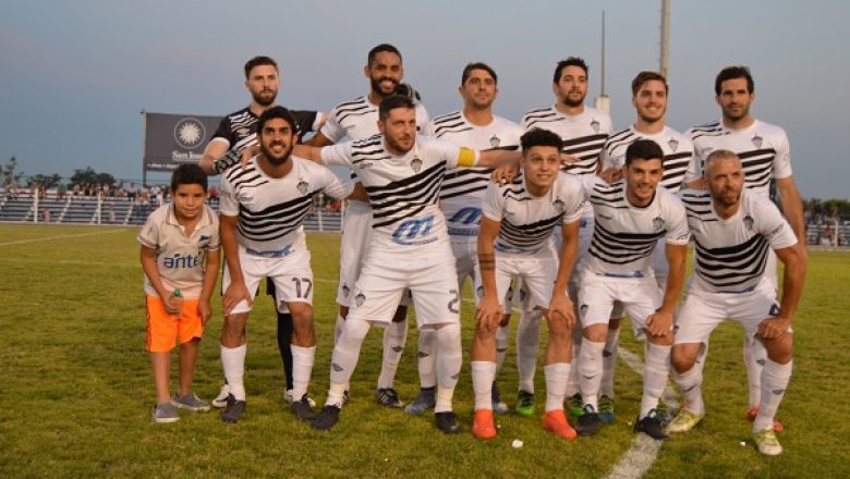 A UN PASO DE LA GLORIA