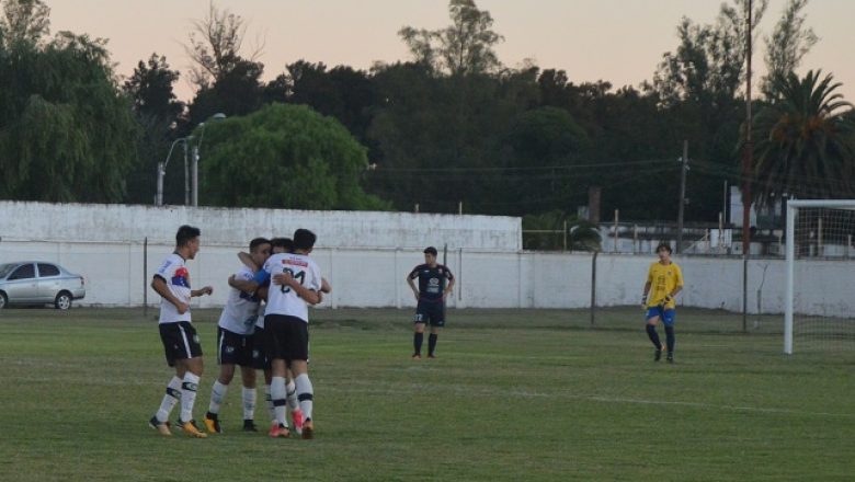Adentro !