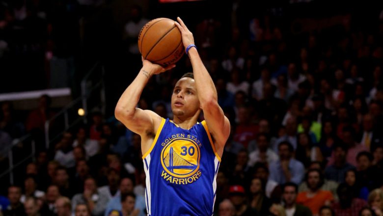 Curry: ¡18 triples en 1 minuto!