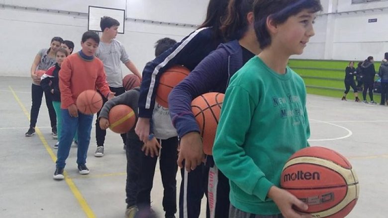 Básquetbol para niños en Rodríguez