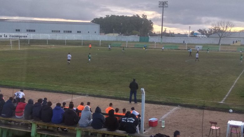 Goleó y tiene puntaje perfecto
