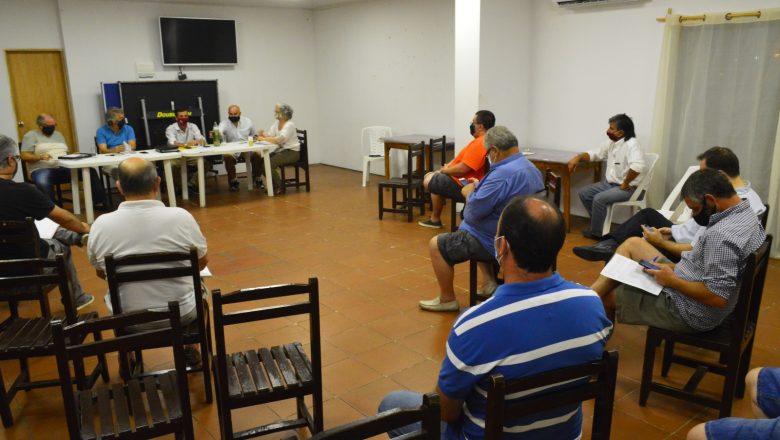 Cero fútbol: el tema fueron las deudas