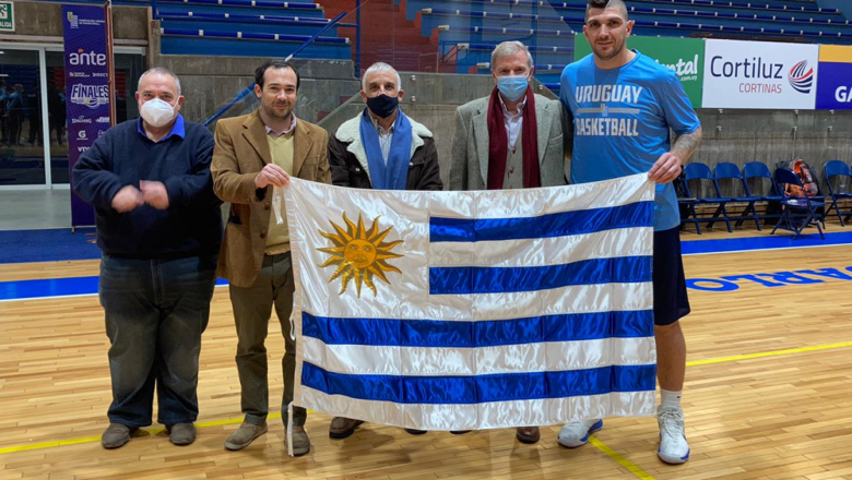 A Canadá con la celeste