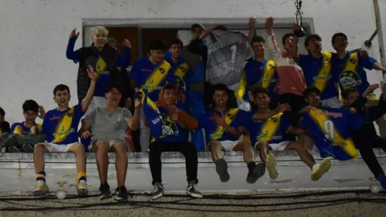 El sanra festejó en Sub 17