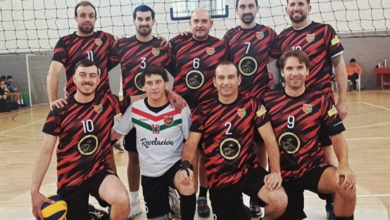 Cuatro juegos de voley