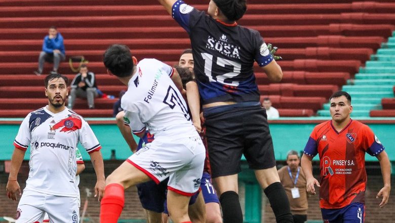 Cincuenta y cuatro a la cancha