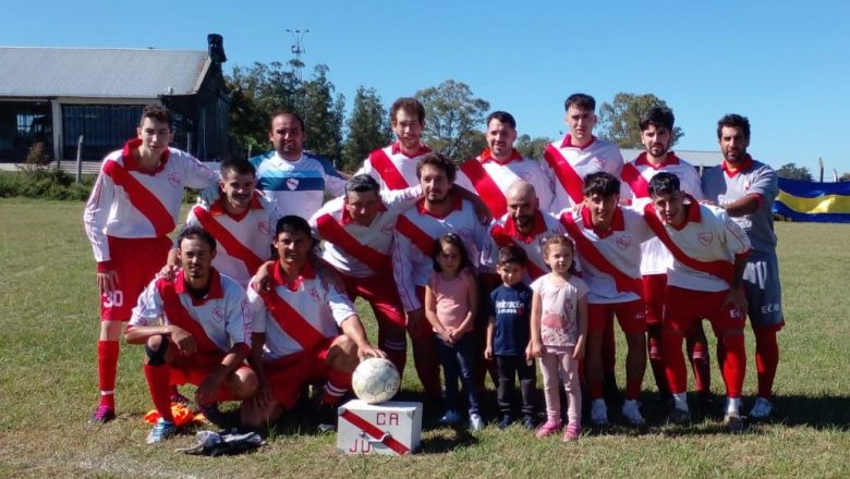 Volvió a rodar el balón