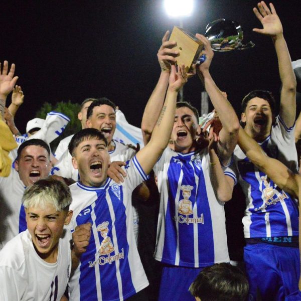 Tito Borjas ganó y levantó otra copa