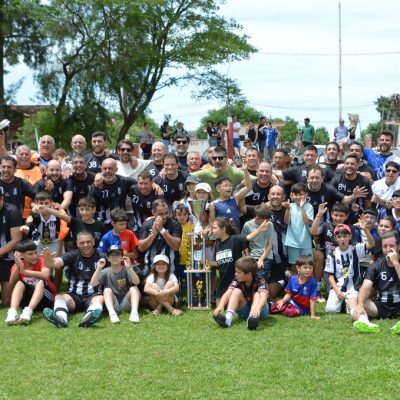 Gran partido final con título para el decano