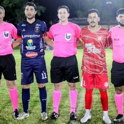 Quince selecciones con boleto en mano