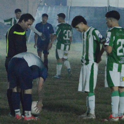 Corta diferencia entre cinco equipos