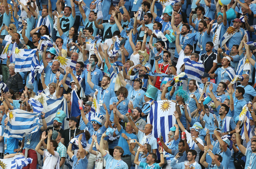 El mundo se copa con la hinchada uruguaya